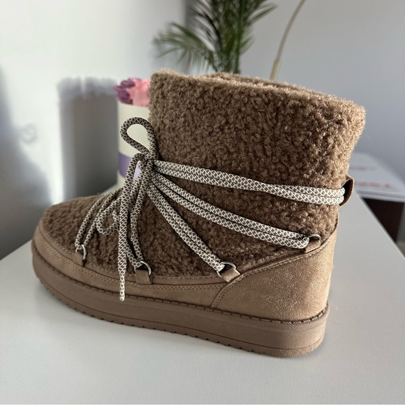 Fall winter snow boots Size 8 - Picture 5 of 9